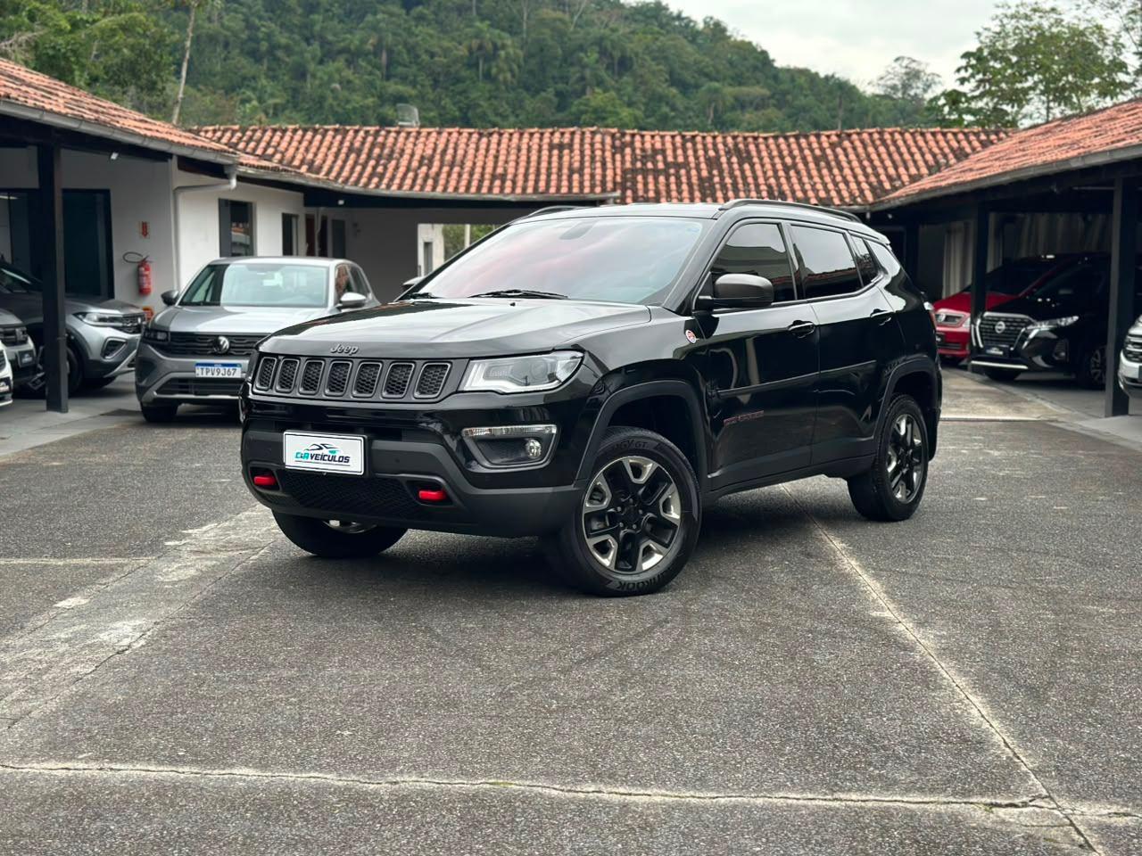 Foto numero 11 do veiculo Jeep Compass TRAILHAWK 2.0 4x4 Dies. 16V Aut.  - Preta - 2016/2017