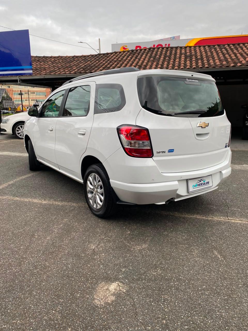 Foto numero 3 do veiculo Chevrolet Spin LTZ 1.8 8V Econo.Flex 5p Mec.  - Branca - 2017/2018