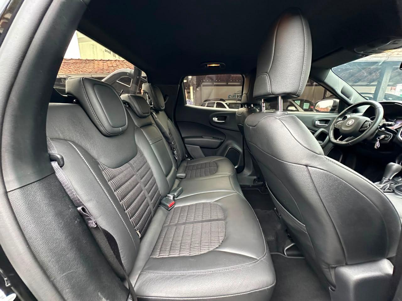 Foto numero 17 do veiculo Fiat Toro Blackjack 2.4 16V flex Aut  - Preta - 2017/2018