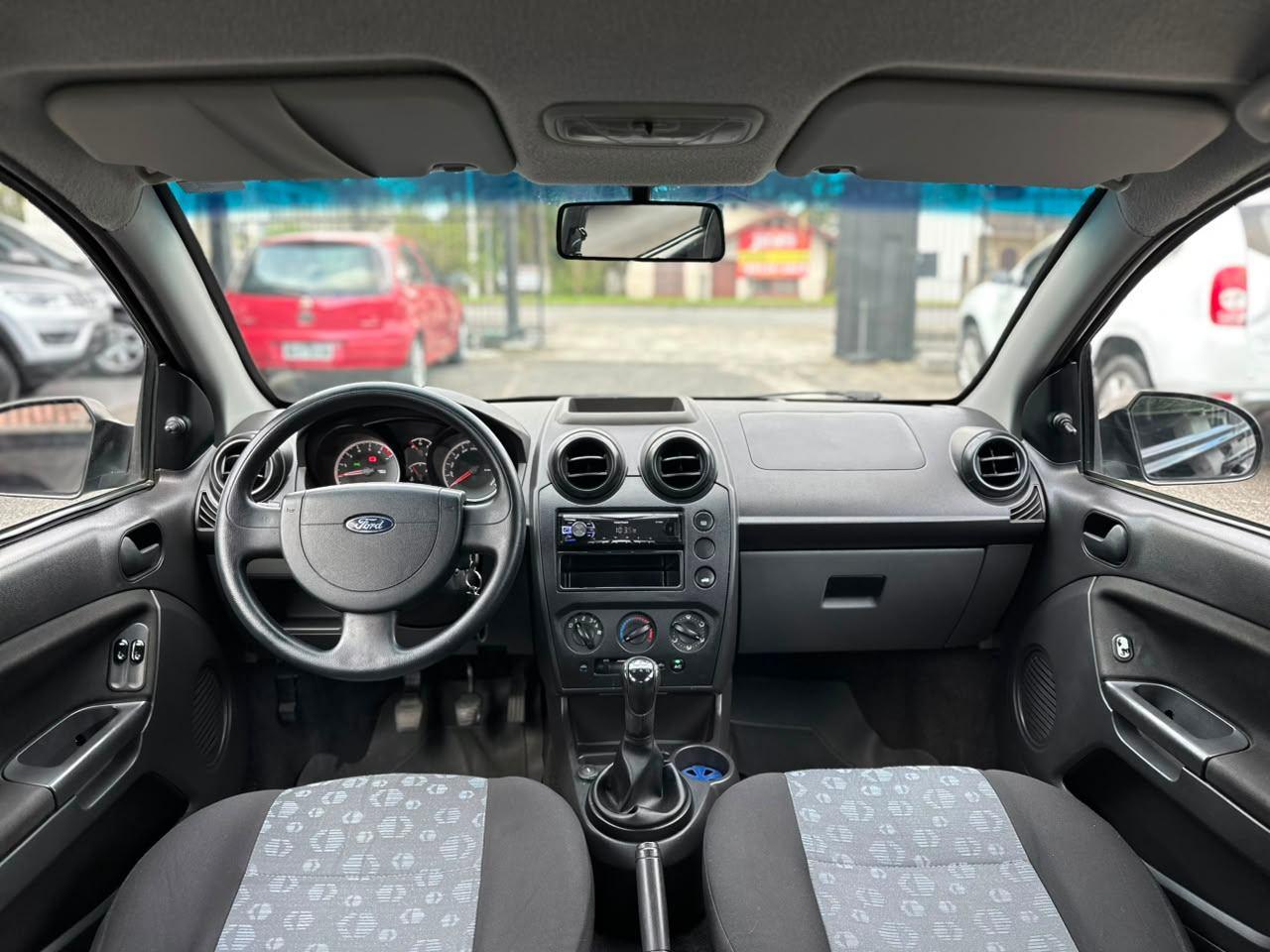 Foto numero 14 do veiculo Ford Fiesta 1.0 8V Flex/Class 1.0 8V Flex 5p  - Preta - 2012/2013
