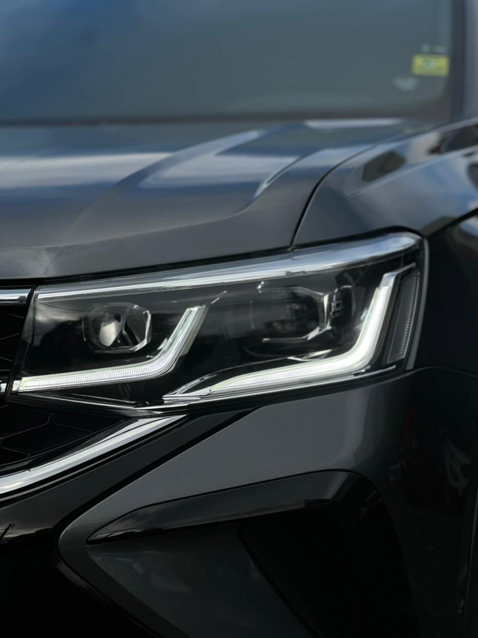 Foto numero 3 do veiculo Volkswagen Taos Highline 1.4 250 TSI Flex Aut. - Cinza - 2024/2024