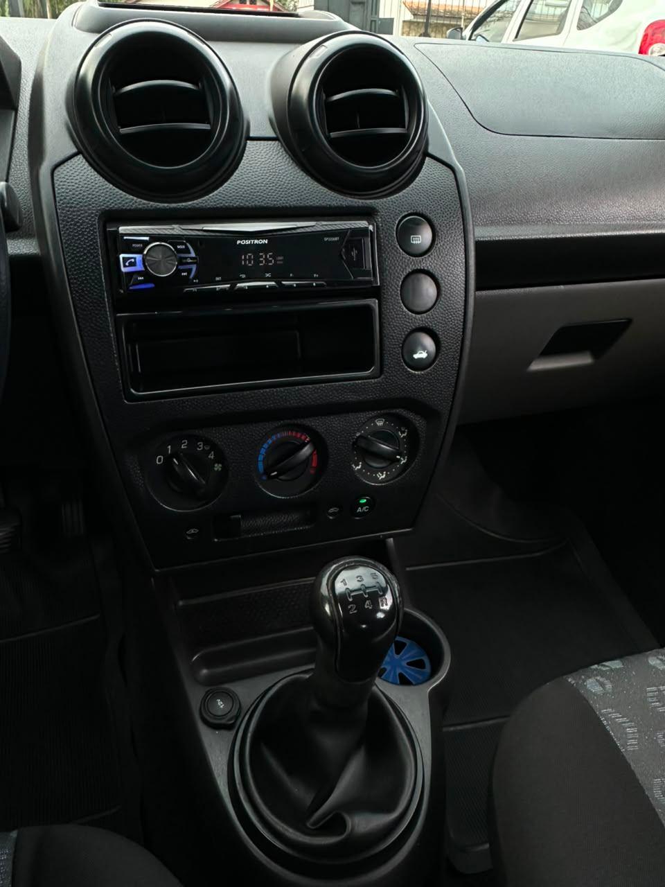 Foto numero 21 do veiculo Ford Fiesta 1.0 8V Flex/Class 1.0 8V Flex 5p  - Preta - 2012/2013