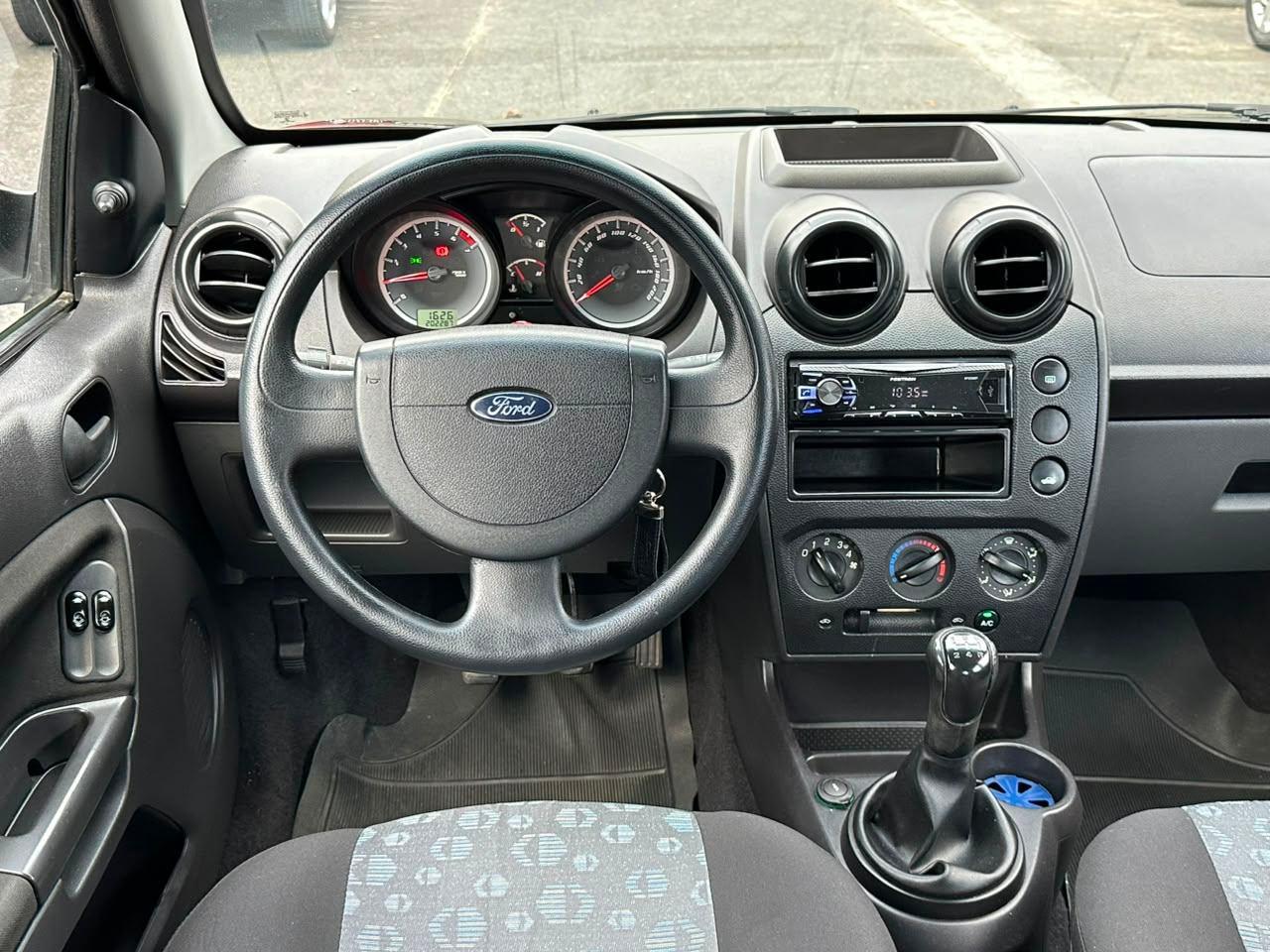 Foto numero 15 do veiculo Ford Fiesta 1.0 8V Flex/Class 1.0 8V Flex 5p  - Preta - 2012/2013