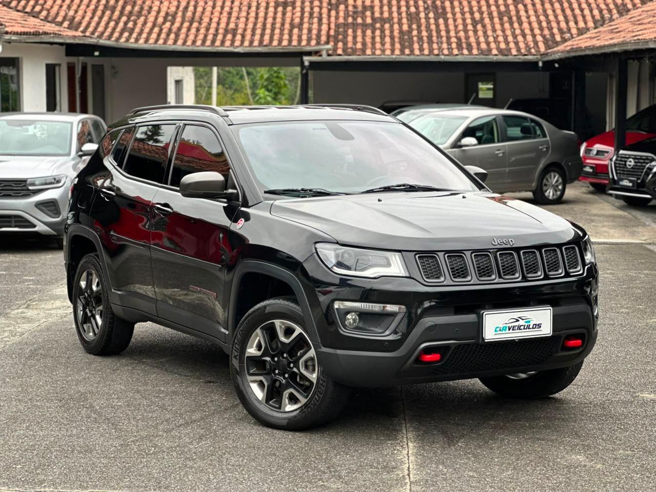 Foto numero 10 do veiculo Jeep Compass TRAILHAWK 2.0 4x4 Dies. 16V Aut.  - Preta - 2016/2017