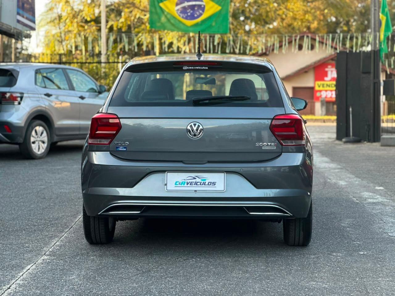 Foto numero 5 do veiculo Volkswagen Polo Comfort. 200 TSI 1.0 Flex 12V Aut. - Cinza - 2017/2018