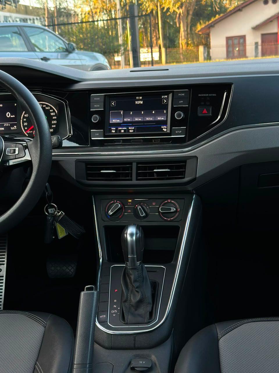 Foto numero 11 do veiculo Volkswagen Polo Comfort. 200 TSI 1.0 Flex 12V Aut. - Cinza - 2017/2018