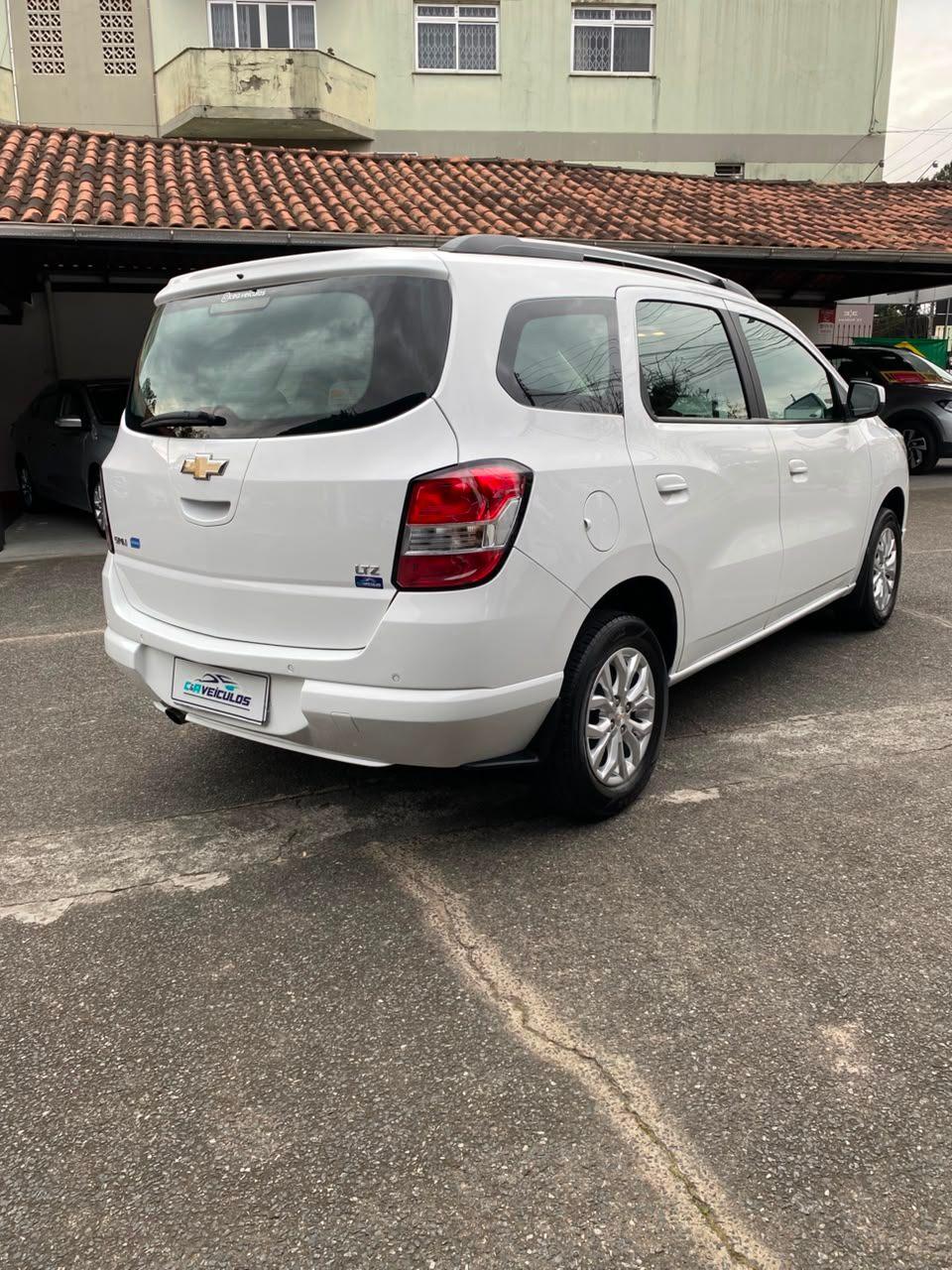 Foto numero 7 do veiculo Chevrolet Spin LTZ 1.8 8V Econo.Flex 5p Mec.  - Branca - 2017/2018