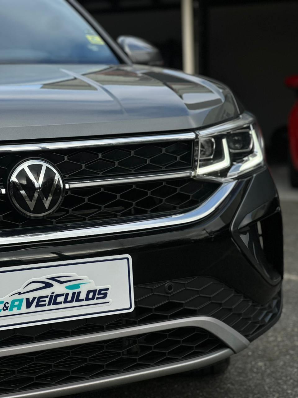Foto numero 2 do veiculo Volkswagen Taos Highline 1.4 250 TSI Flex Aut. - Cinza - 2024/2024