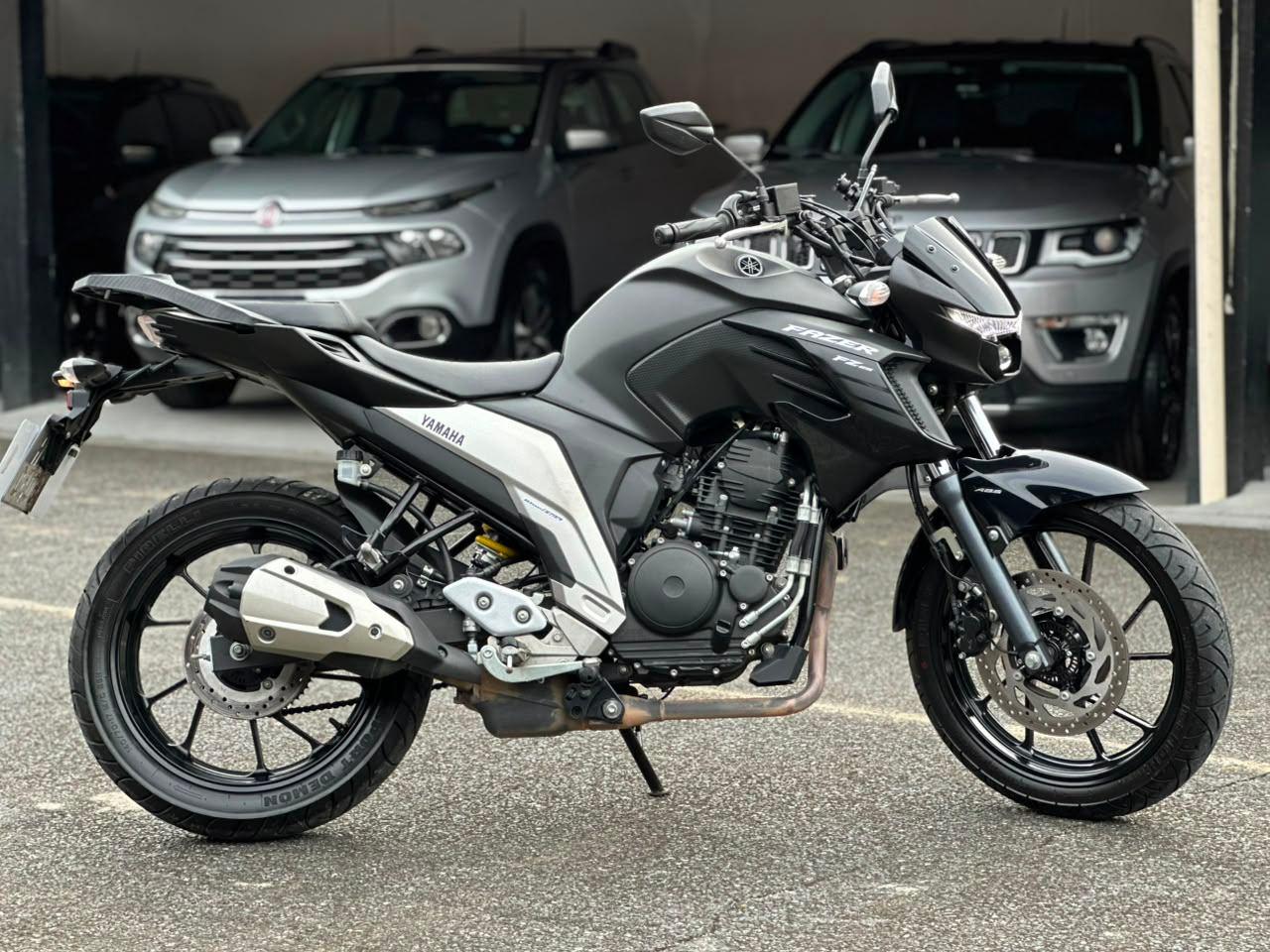 Foto numero 4 do veiculo Yamaha Fazer 250 FZ25 250 FAZER FLEX  - Preta - 2023/2023
