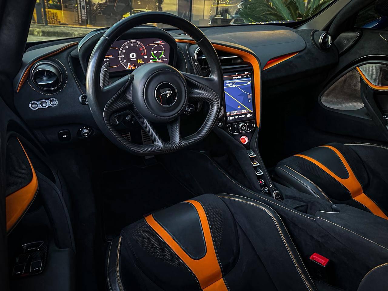 Foto numero 8 do veiculo Mclaren 720S Coupe 4.0 Bi-Turbo V8 2p  - Azul - 2018/2019