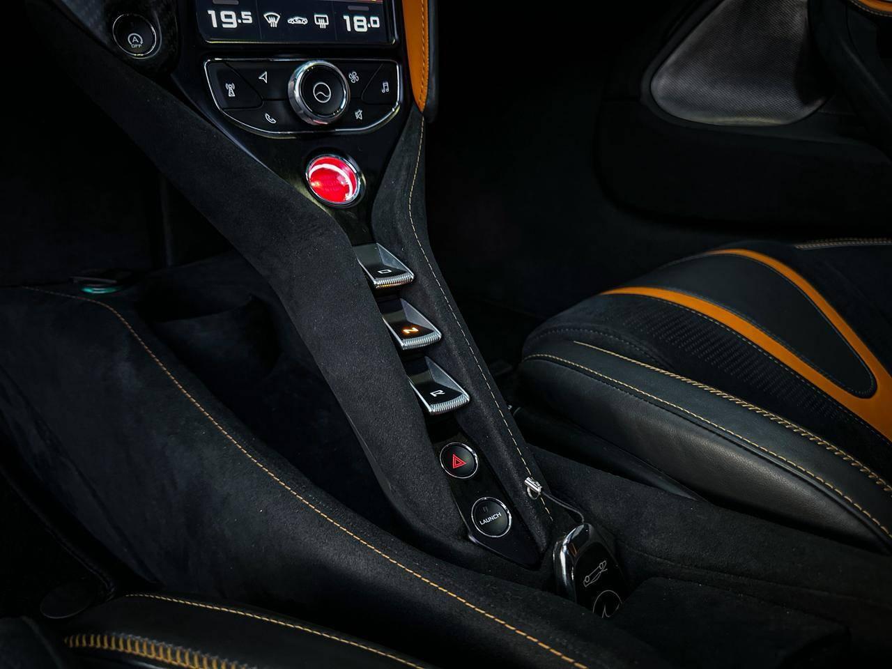 Foto numero 11 do veiculo Mclaren 720S Coupe 4.0 Bi-Turbo V8 2p  - Azul - 2018/2019