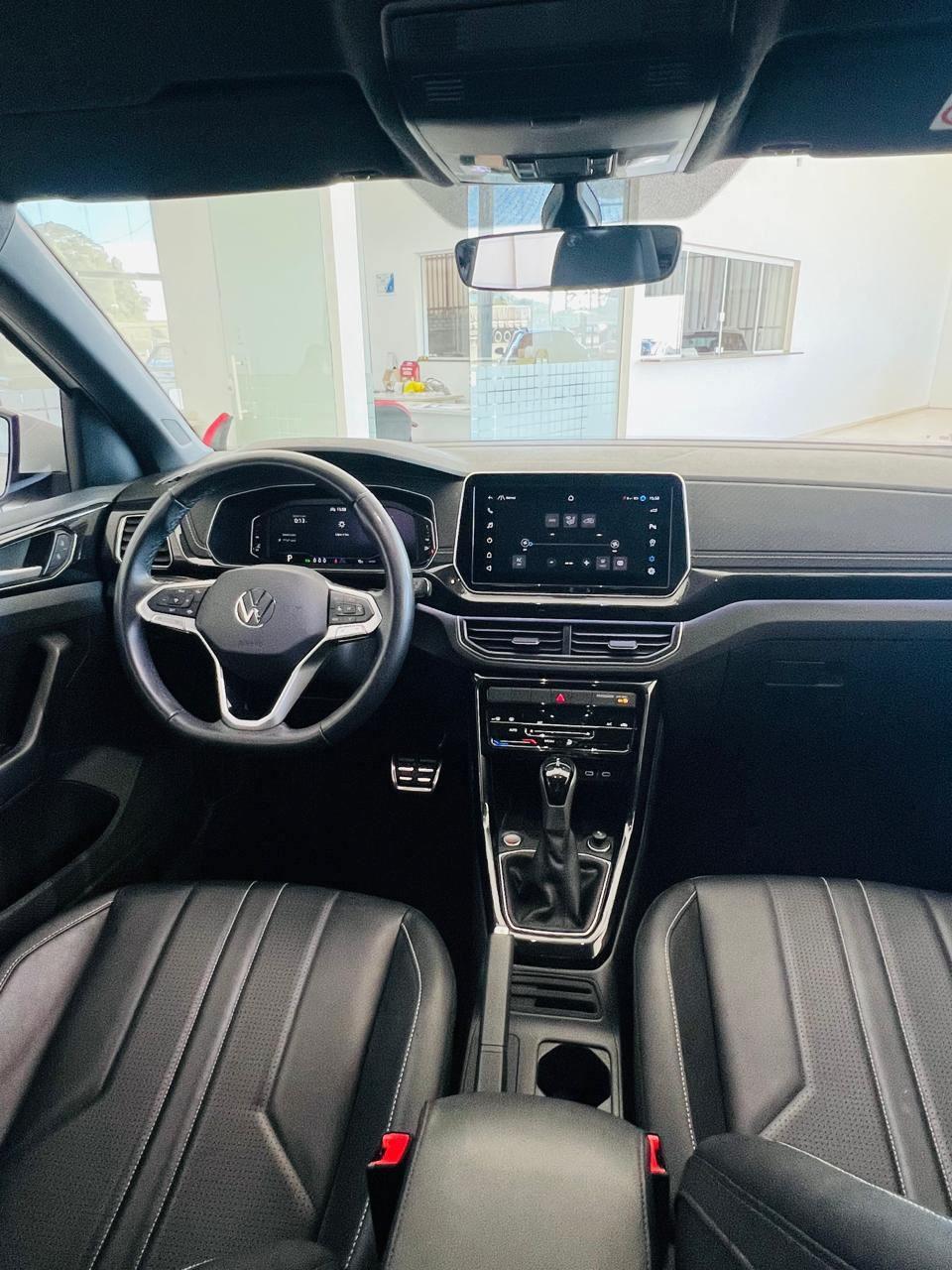 Foto numero 4 do veiculo Volkswagen T-Cross Hig. 250 TSI 1.4 Flex 16V 5p Aut  - Prata - 2025/2025