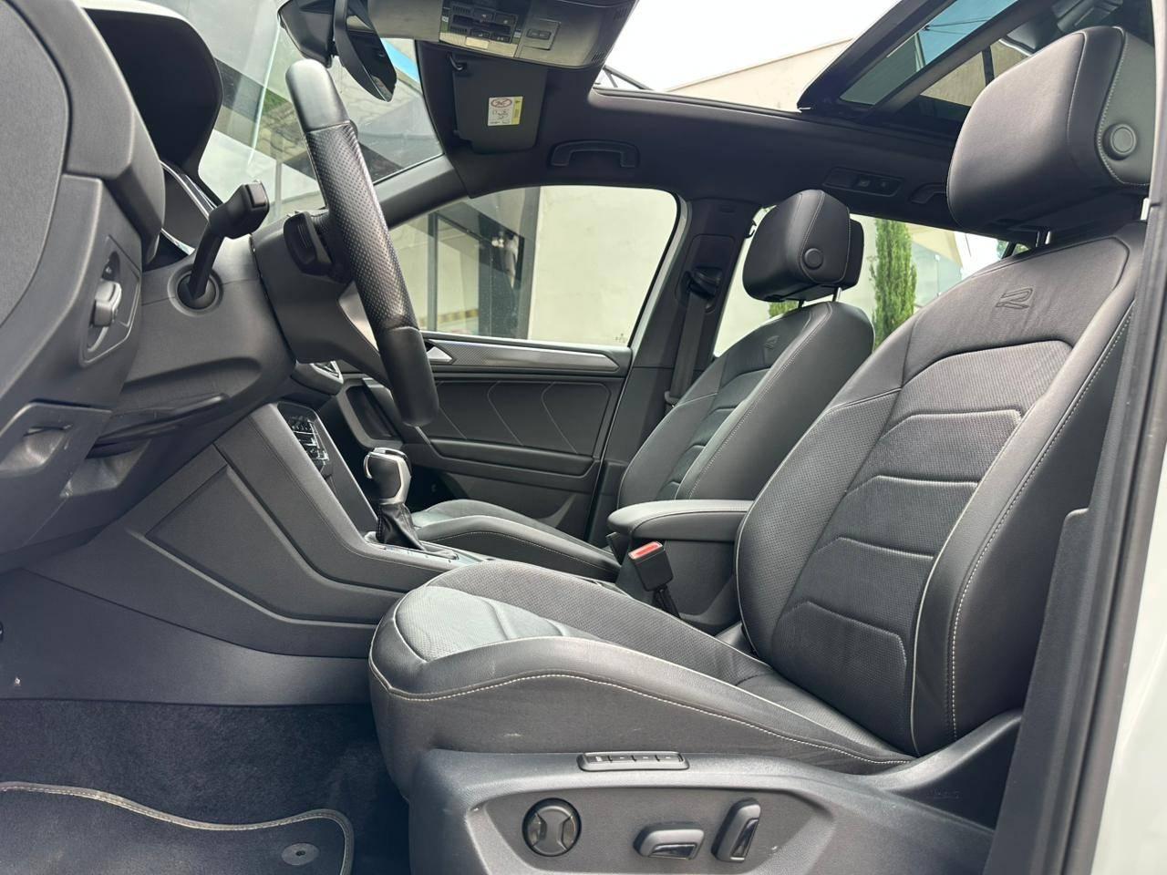 Foto numero 5 do veiculo Volkswagen Tiguan Allspac R-Line 300 TSI 2.0  - Branca - 2024/2024