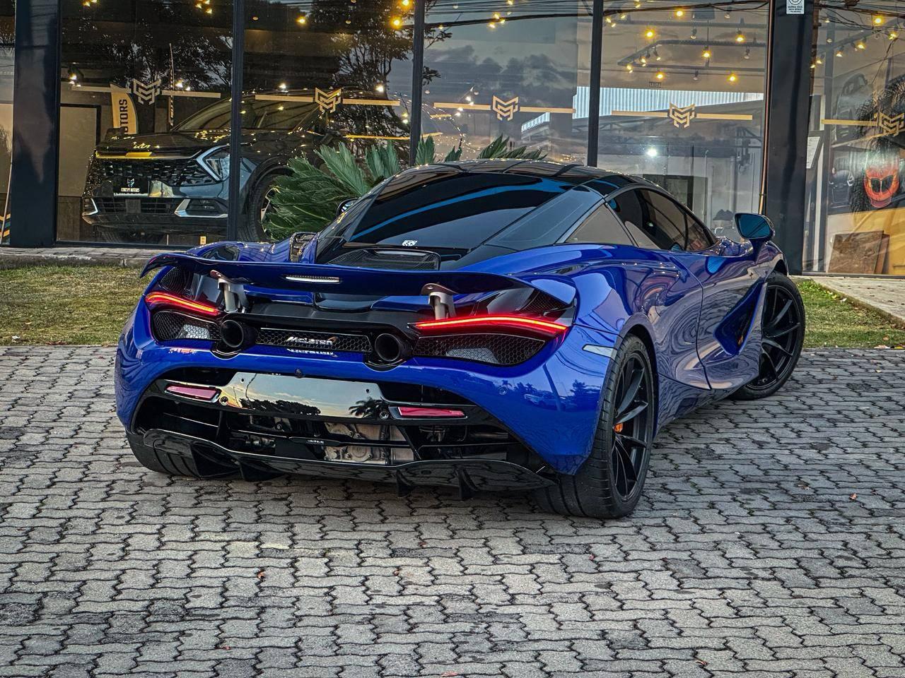 Foto numero 17 do veiculo Mclaren 720S Coupe 4.0 Bi-Turbo V8 2p  - Azul - 2018/2019