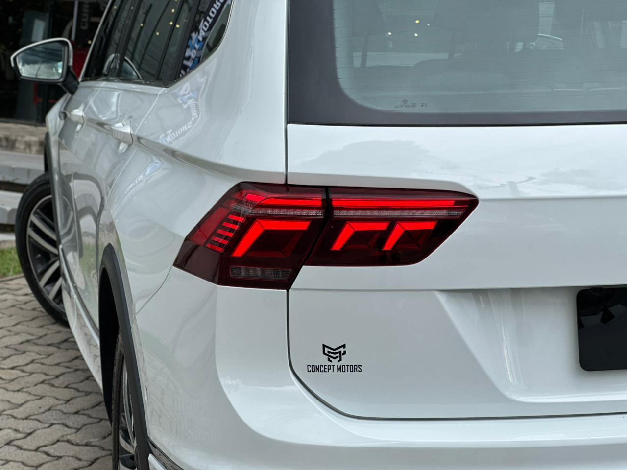Foto numero 15 do veiculo Volkswagen Tiguan Allspac R-Line 300 TSI 2.0  - Branca - 2024/2024