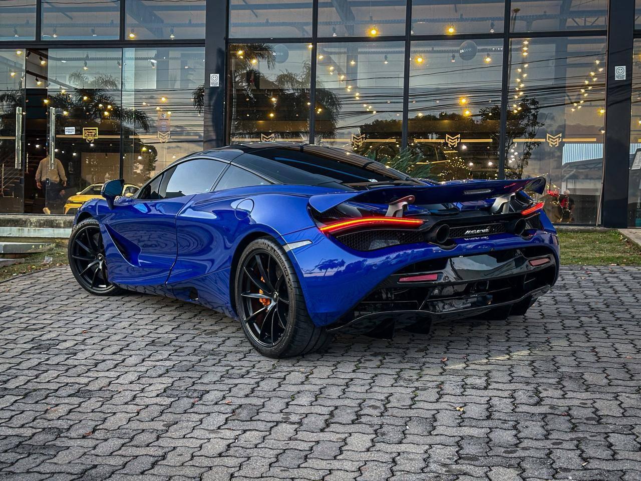 Foto numero 18 do veiculo Mclaren 720S Coupe 4.0 Bi-Turbo V8 2p  - Azul - 2018/2019