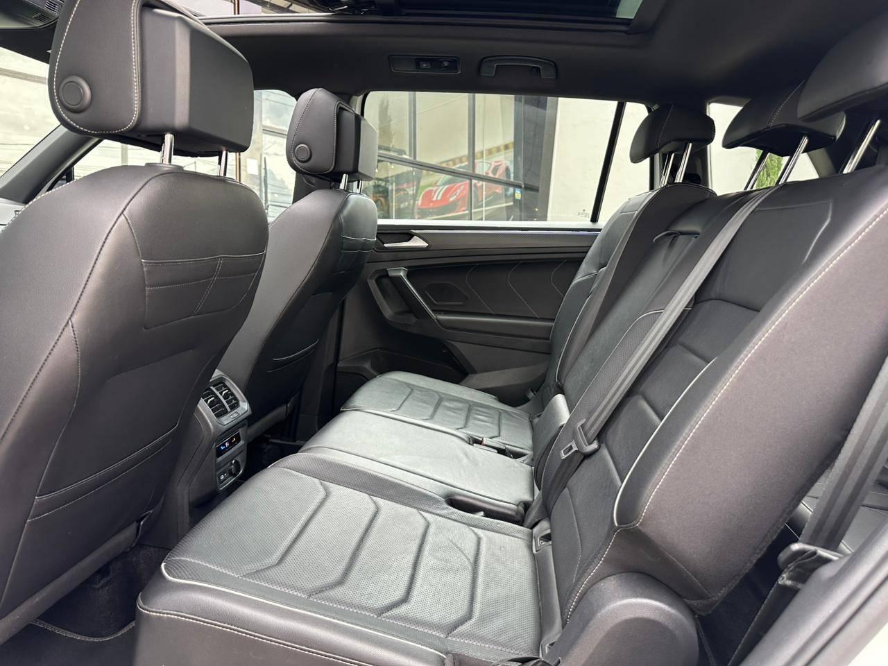 Foto numero 13 do veiculo Volkswagen Tiguan Allspac R-Line 300 TSI 2.0  - Branca - 2024/2024