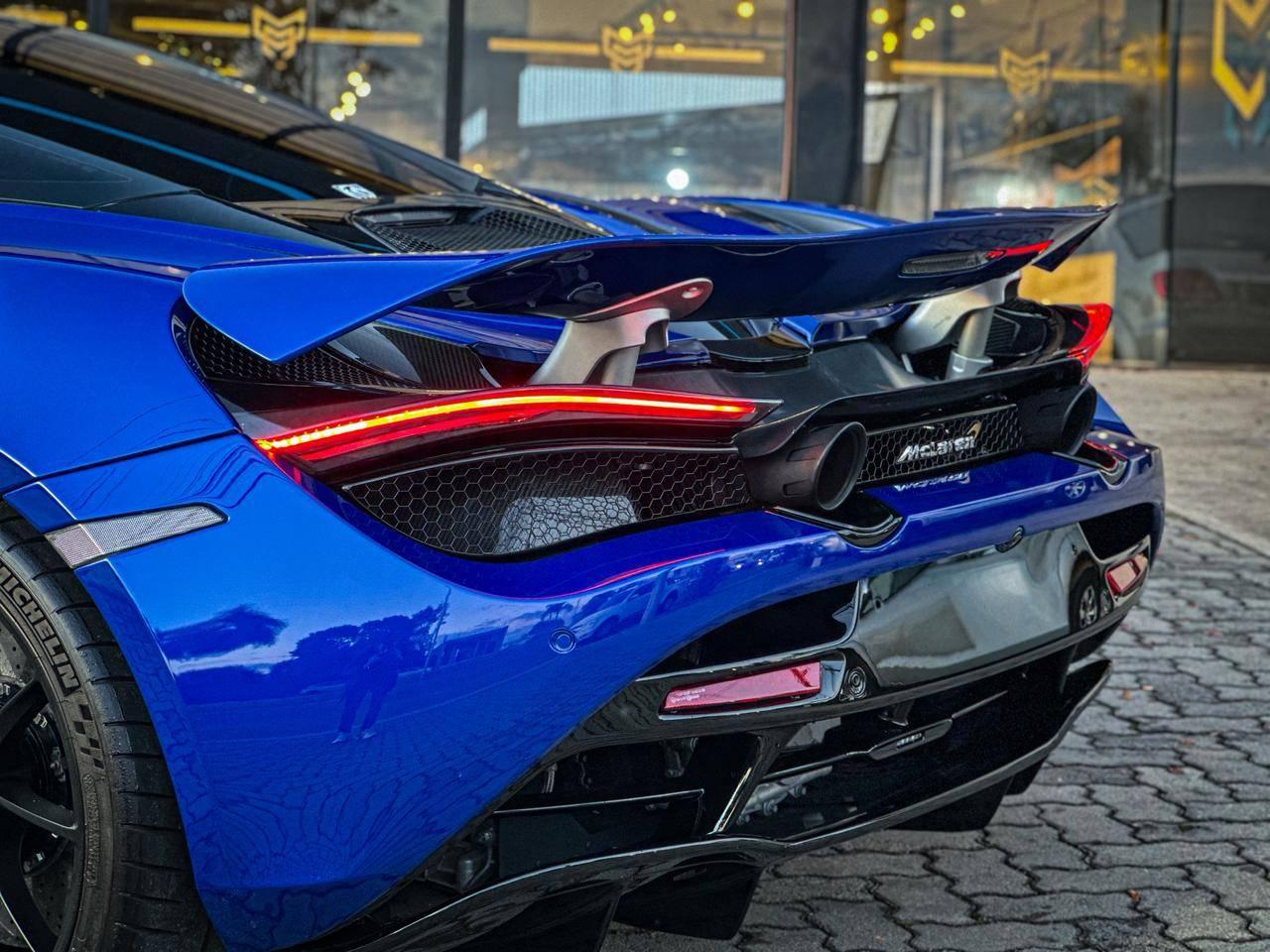Foto numero 14 do veiculo Mclaren 720S Coupe 4.0 Bi-Turbo V8 2p  - Azul - 2018/2019
