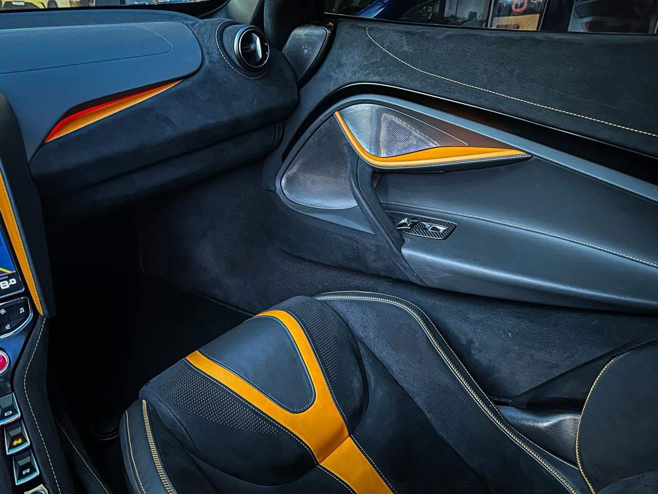 Foto numero 12 do veiculo Mclaren 720S Coupe 4.0 Bi-Turbo V8 2p  - Azul - 2018/2019