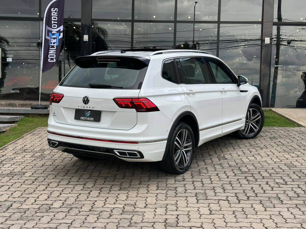 Foto numero 18 do veiculo Volkswagen Tiguan Allspac R-Line 300 TSI 2.0  - Branca - 2024/2024