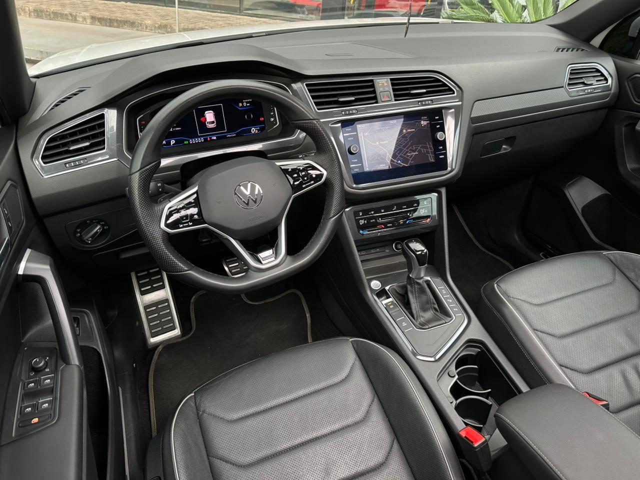 Foto numero 6 do veiculo Volkswagen Tiguan Allspac R-Line 300 TSI 2.0  - Branca - 2024/2024