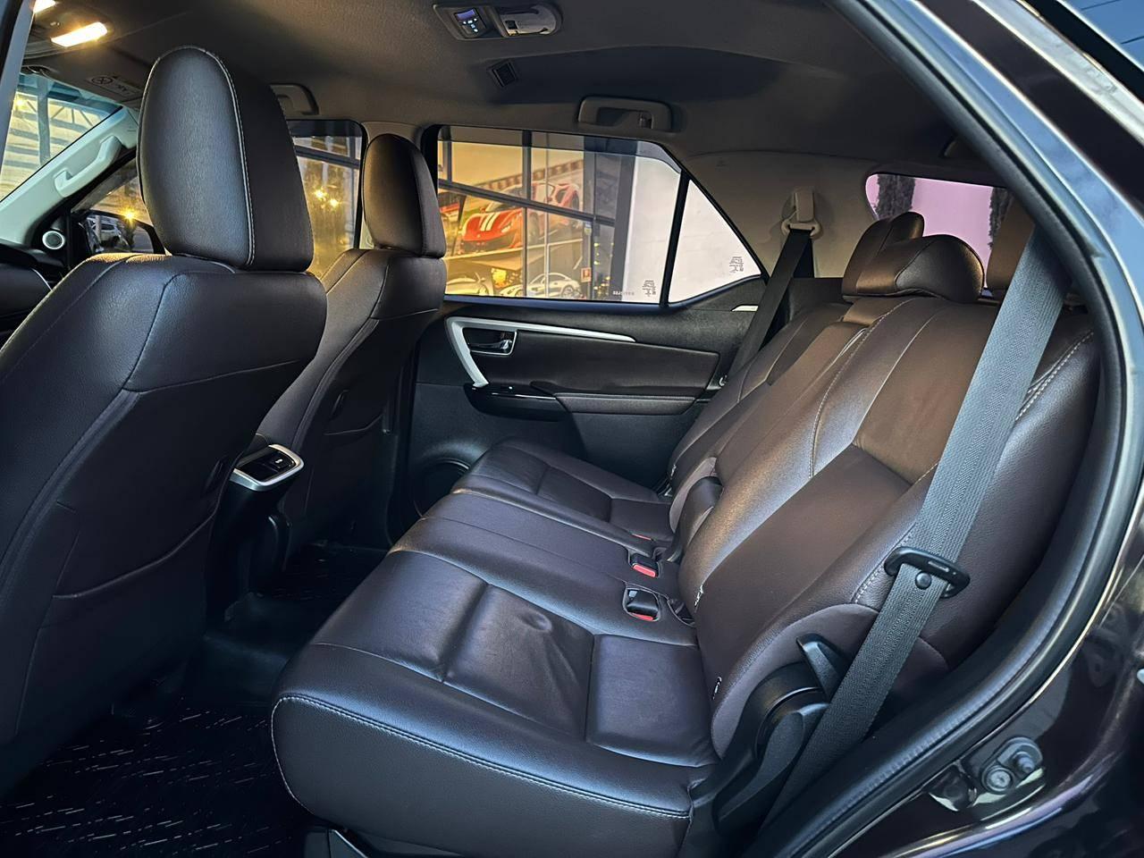 Foto numero 13 do veiculo Toyota Hilux SW4 SRV 4x2 2.7 Flex 16V Aut.  - Marrom - 2018/2019