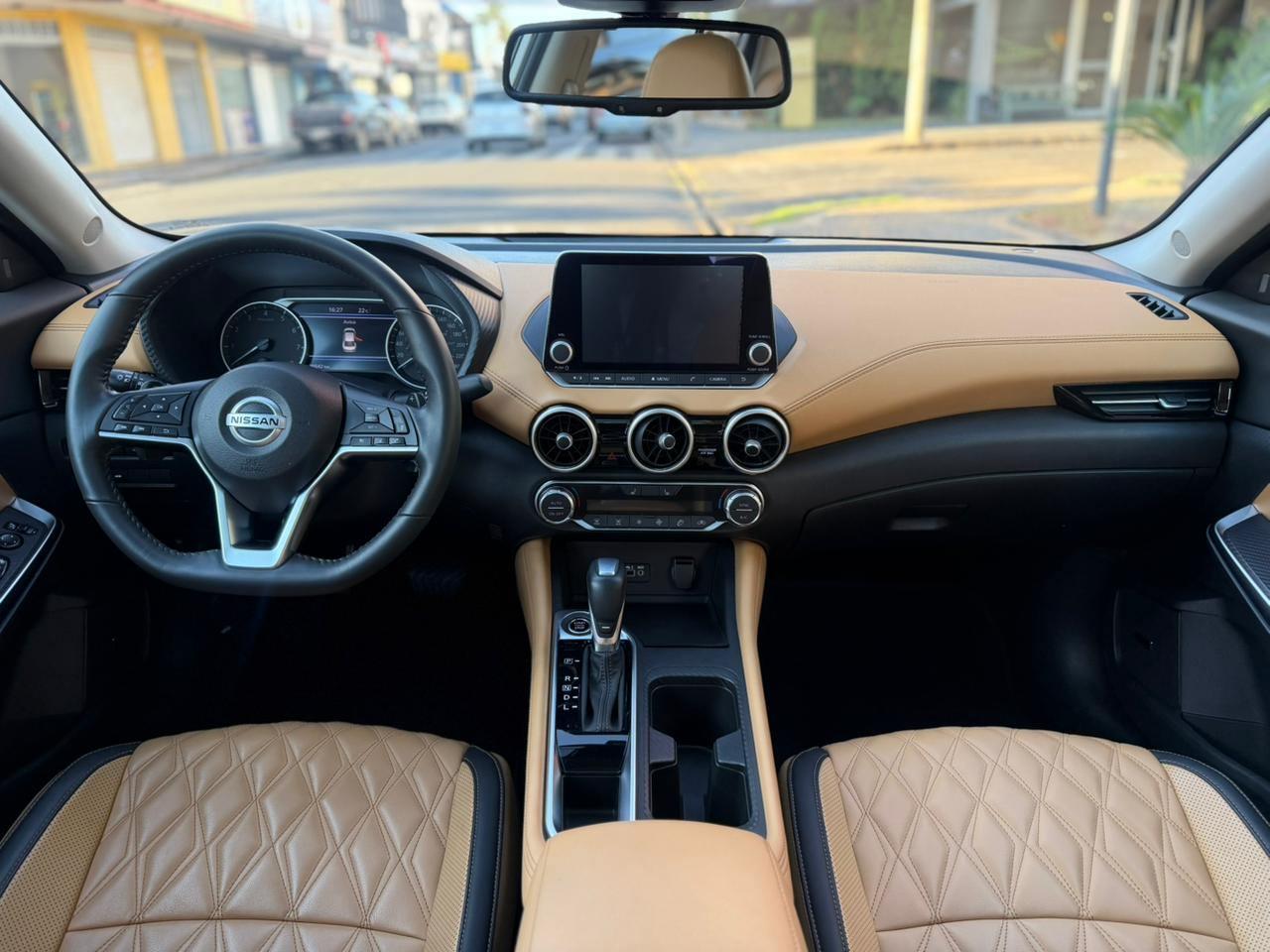 Foto numero 2 do veiculo Nissan Sentra /  EXC CVT - Prata - 2023/2023