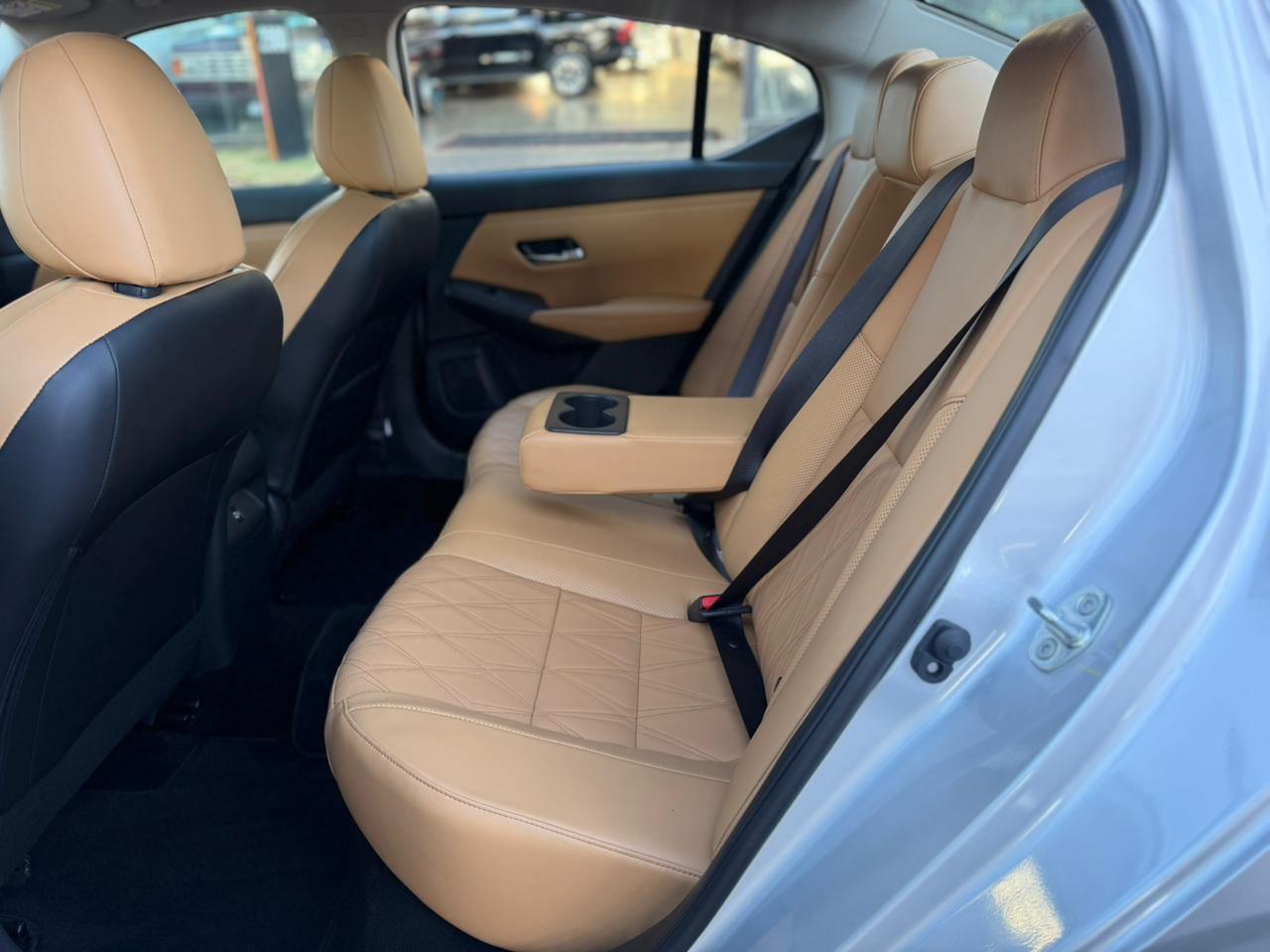 Foto numero 4 do veiculo Nissan Sentra /  EXC CVT - Prata - 2023/2023