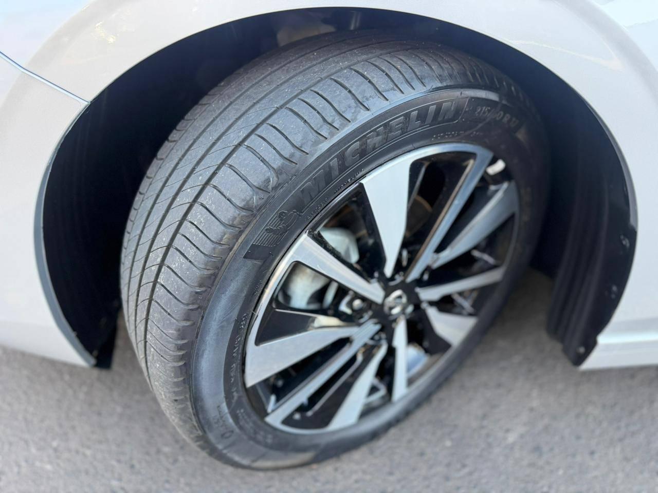 Foto numero 8 do veiculo Nissan Sentra /  EXC CVT - Prata - 2023/2023
