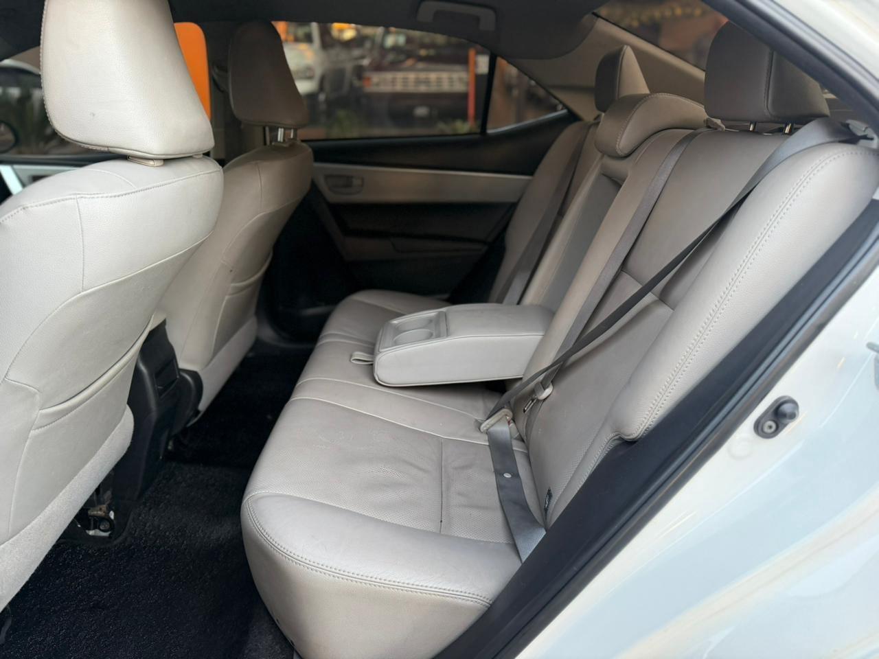 Foto numero 4 do veiculo Toyota Corolla GLi Upper 1.8 Flex 16V Aut.  - Branca - 2018/2019