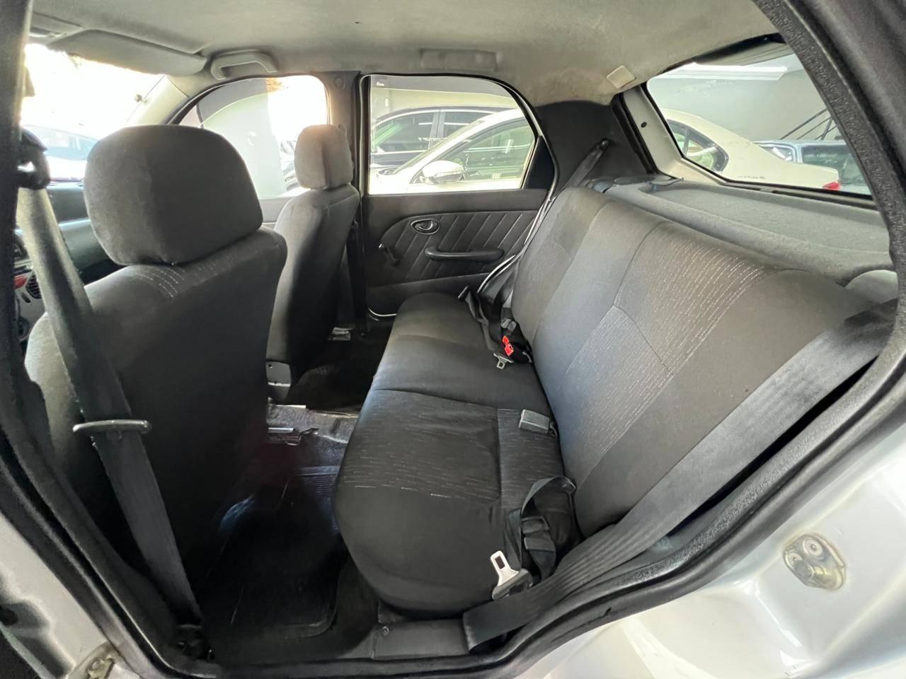 Foto numero 8 do veiculo Fiat Palio 1.0 ECONOMY Fire Flex 8V 4p  - Prata - 2012/2013