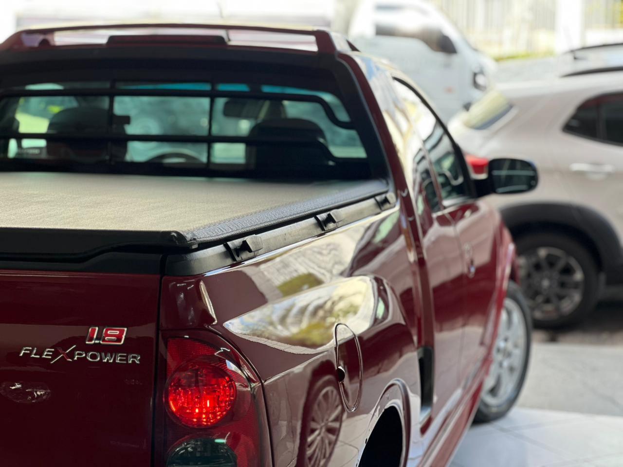 Foto numero 16 do veiculo Chevrolet Montana  Sport 1.8 MPFI FlexPower 8V  - Vermelha - 2004/2005