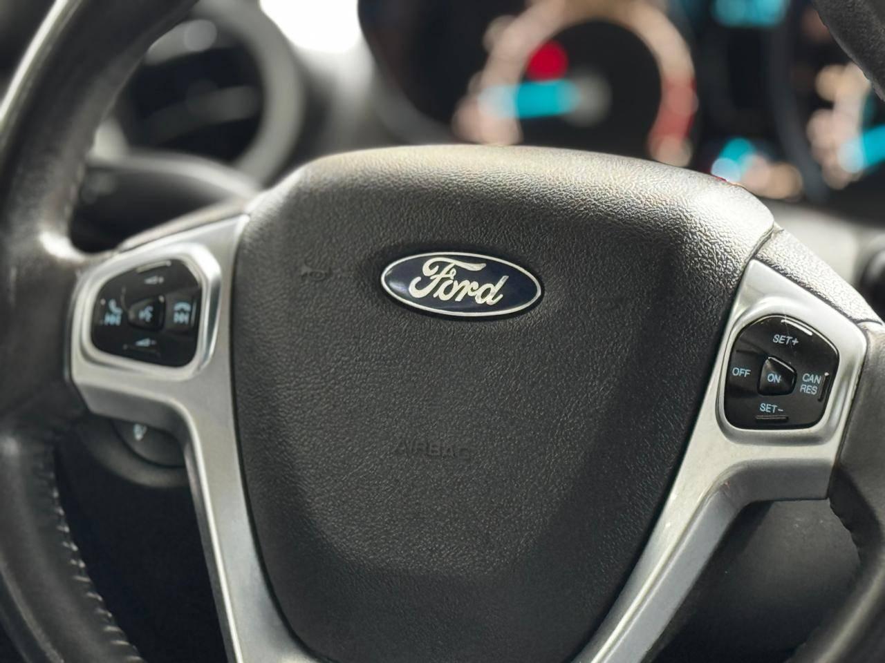 Foto numero 7 do veiculo Ford Fiesta Sed. TI./TI.Plus1.6 16V Flex Aut.  - Branca - 2014/2014