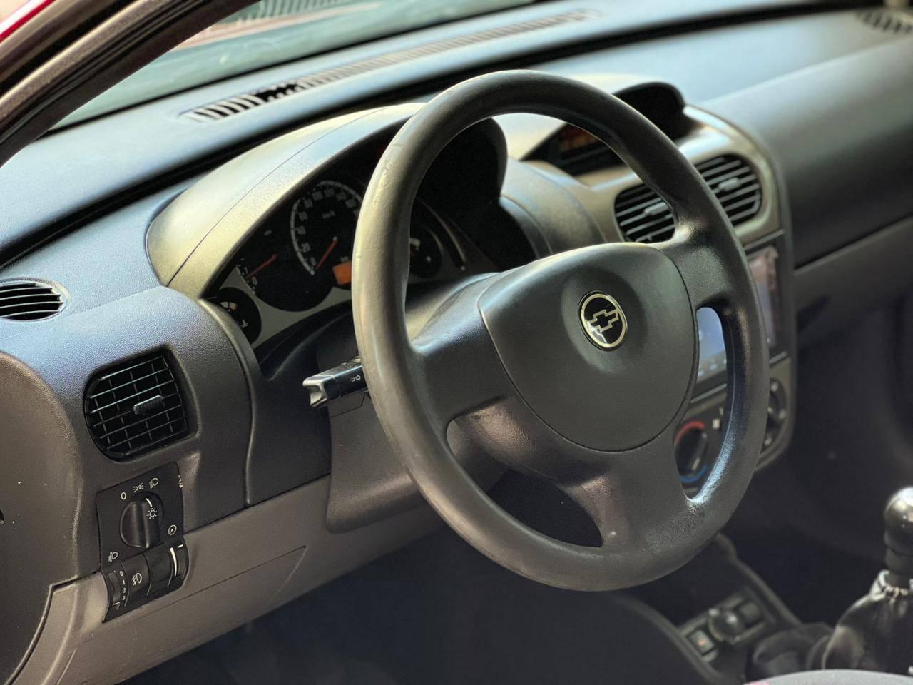 Foto numero 2 do veiculo Chevrolet Montana  Sport 1.8 MPFI FlexPower 8V  - Vermelha - 2004/2005
