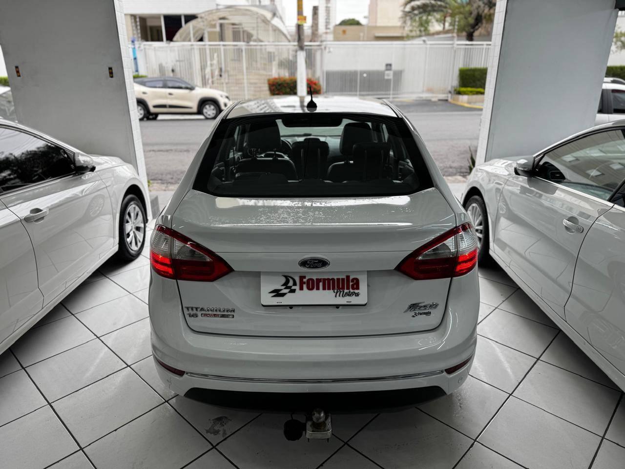 Foto numero 18 do veiculo Ford Fiesta Sed. TI./TI.Plus1.6 16V Flex Aut.  - Branca - 2014/2014
