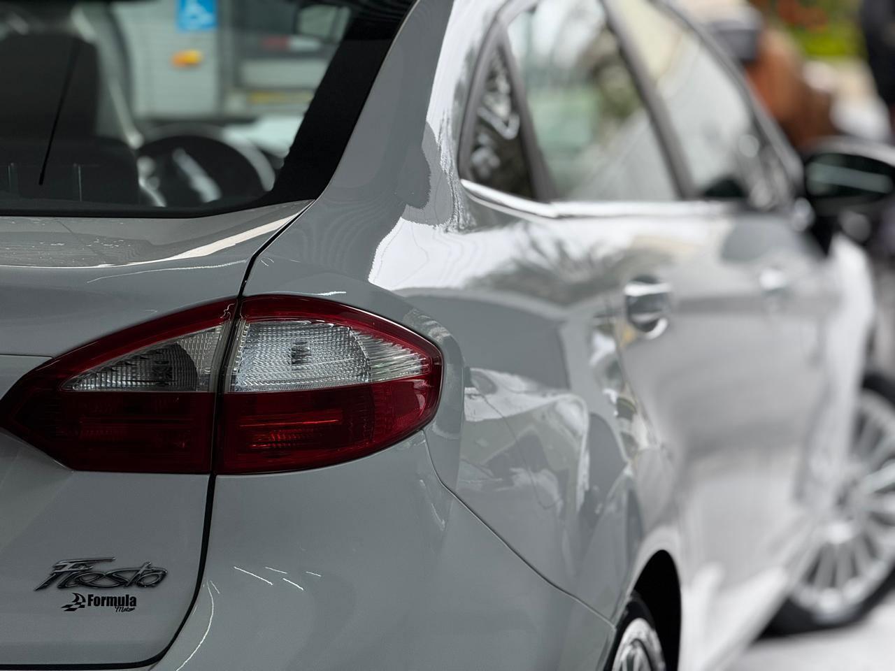 Foto numero 19 do veiculo Ford Fiesta Sed. TI./TI.Plus1.6 16V Flex Aut.  - Branca - 2014/2014