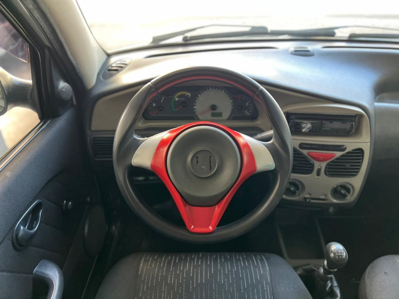 Foto numero 5 do veiculo Fiat Palio 1.0 ECONOMY Fire Flex 8V 4p  - Prata - 2012/2013