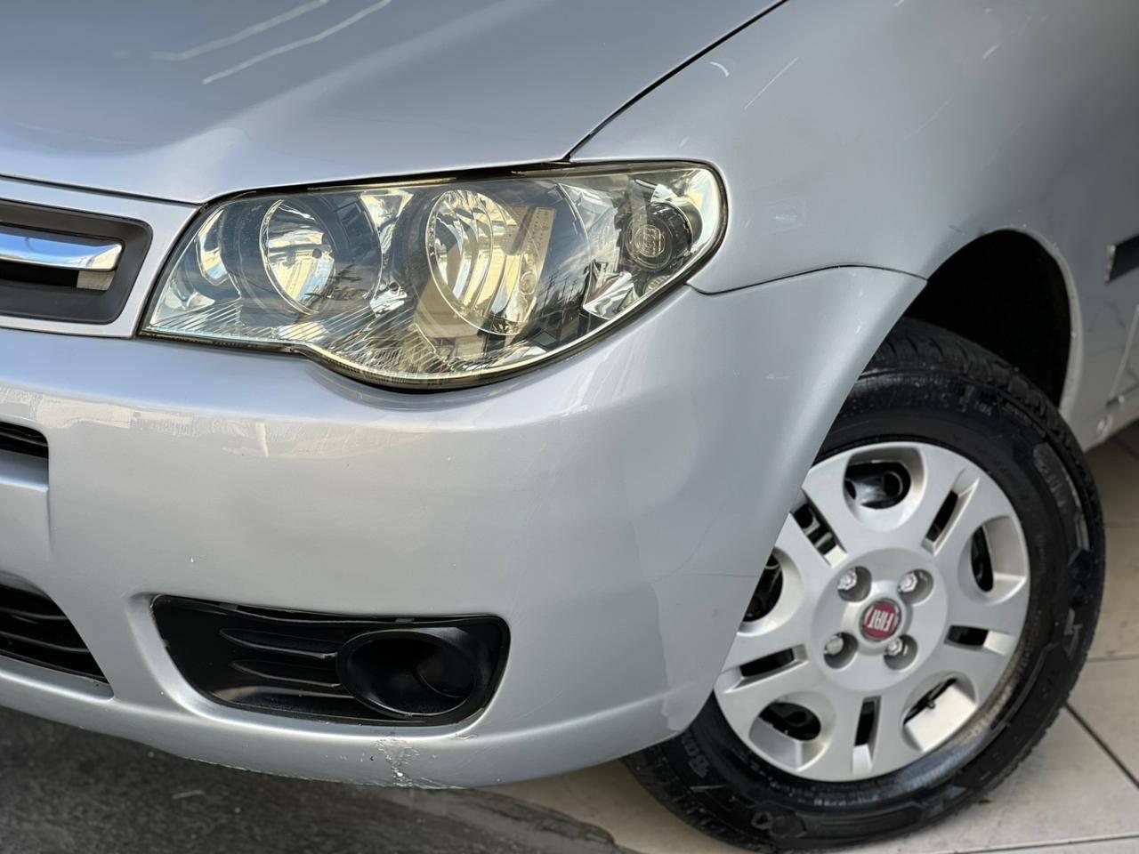 Foto numero 13 do veiculo Fiat Palio 1.0 ECONOMY Fire Flex 8V 4p  - Prata - 2012/2013