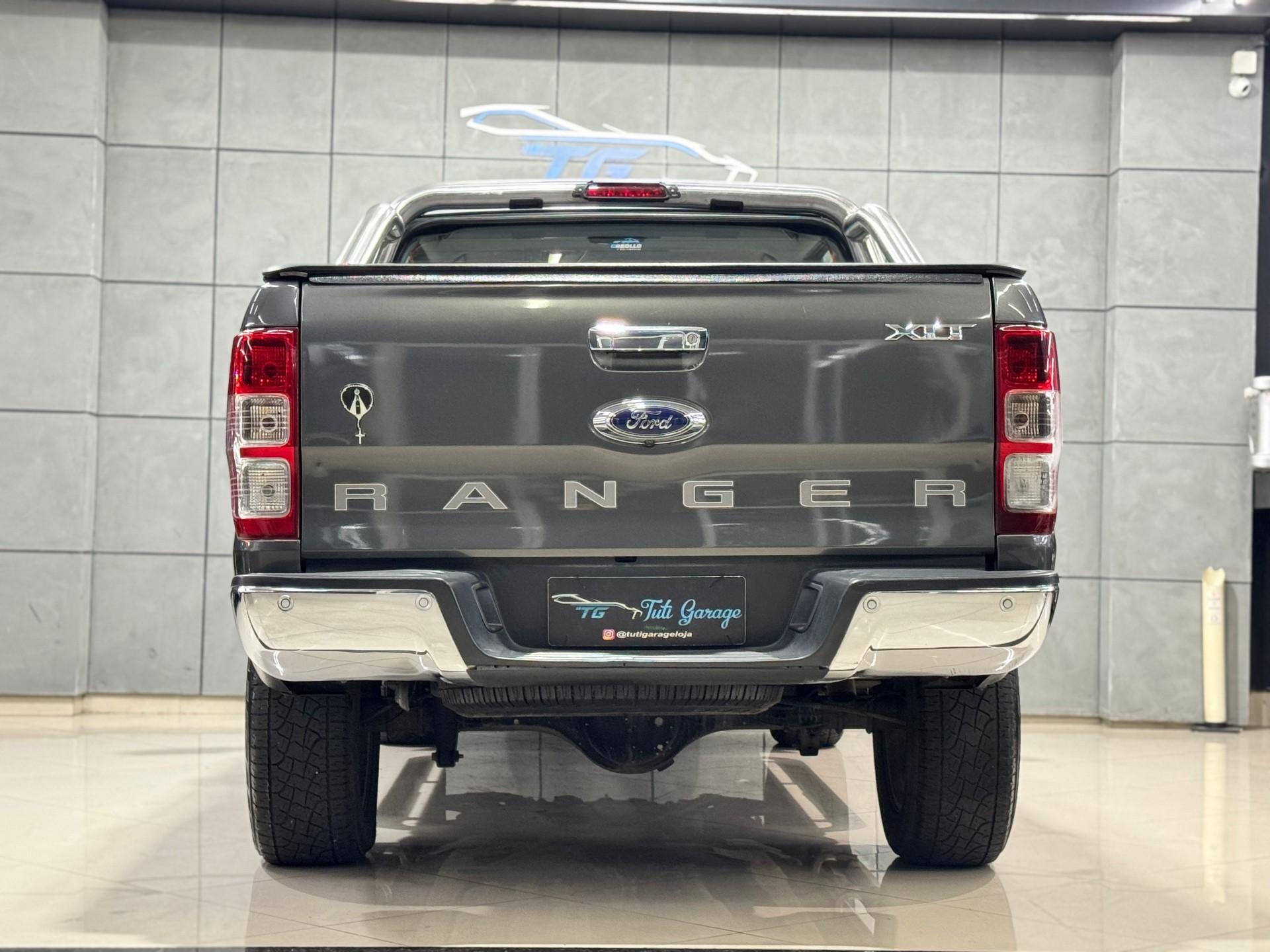 Foto numero 9 do veiculo Ford Ranger XLT 3.2 20V 4x4 CD Diesel Aut.  - Cinza - 2017/2018