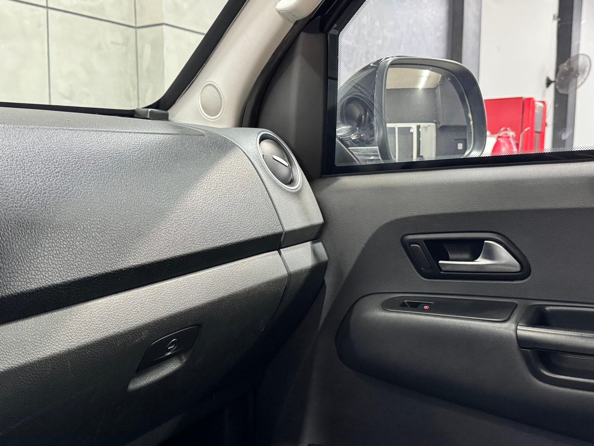 Foto numero 6 do veiculo Volkswagen Amarok Highline CD 2.0 16V TDI 4x4 Dies.  - Preta - 2014/2014