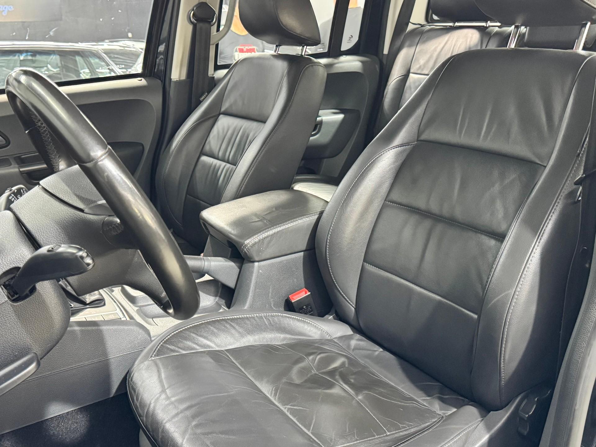 Foto numero 17 do veiculo Volkswagen Amarok Highline CD 2.0 16V TDI 4x4 Dies.  - Preta - 2014/2014