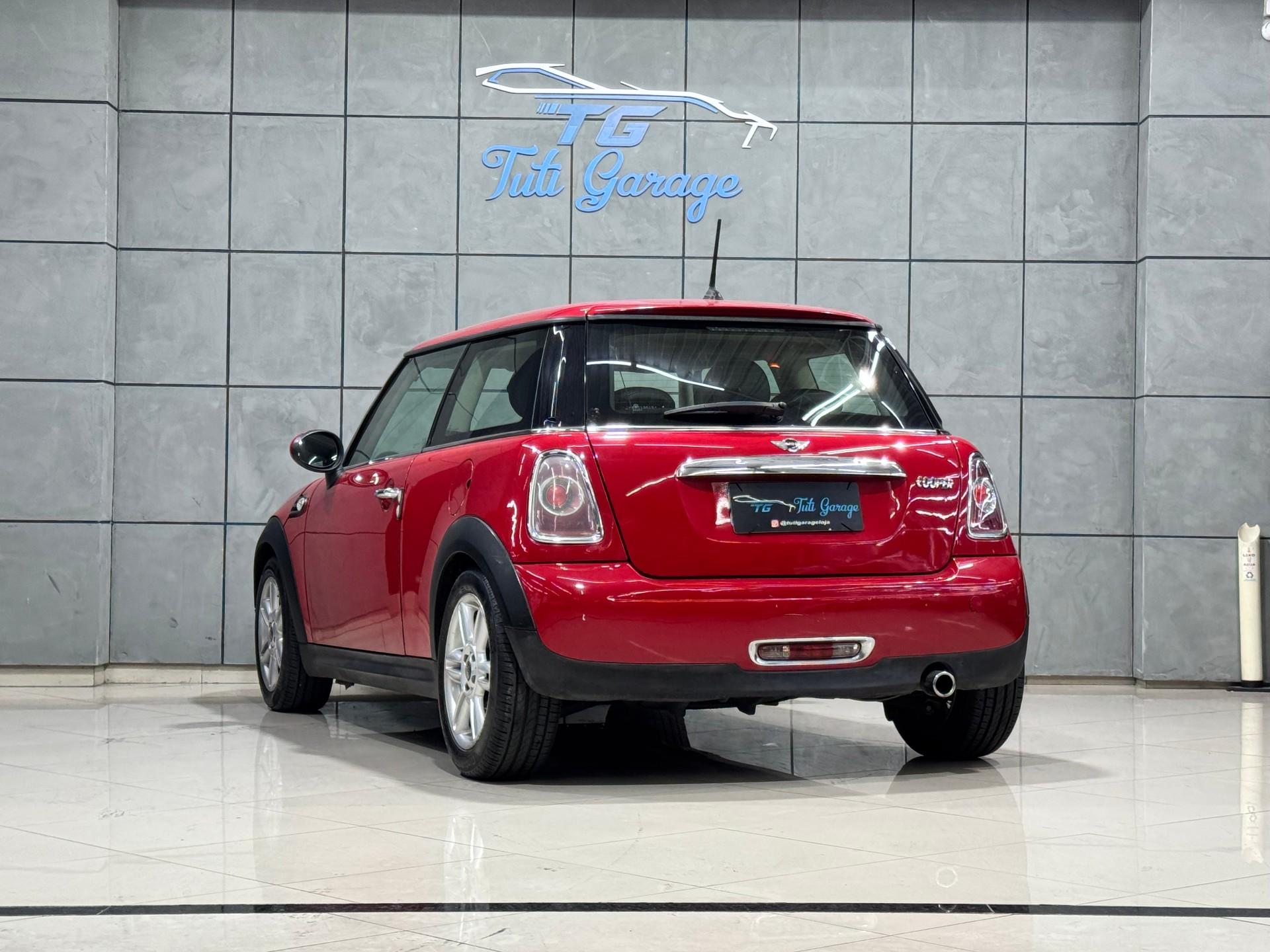 Foto numero 3 do veiculo Mini Cooper 1.6 Aut.  - Vermelha - 2010/2011