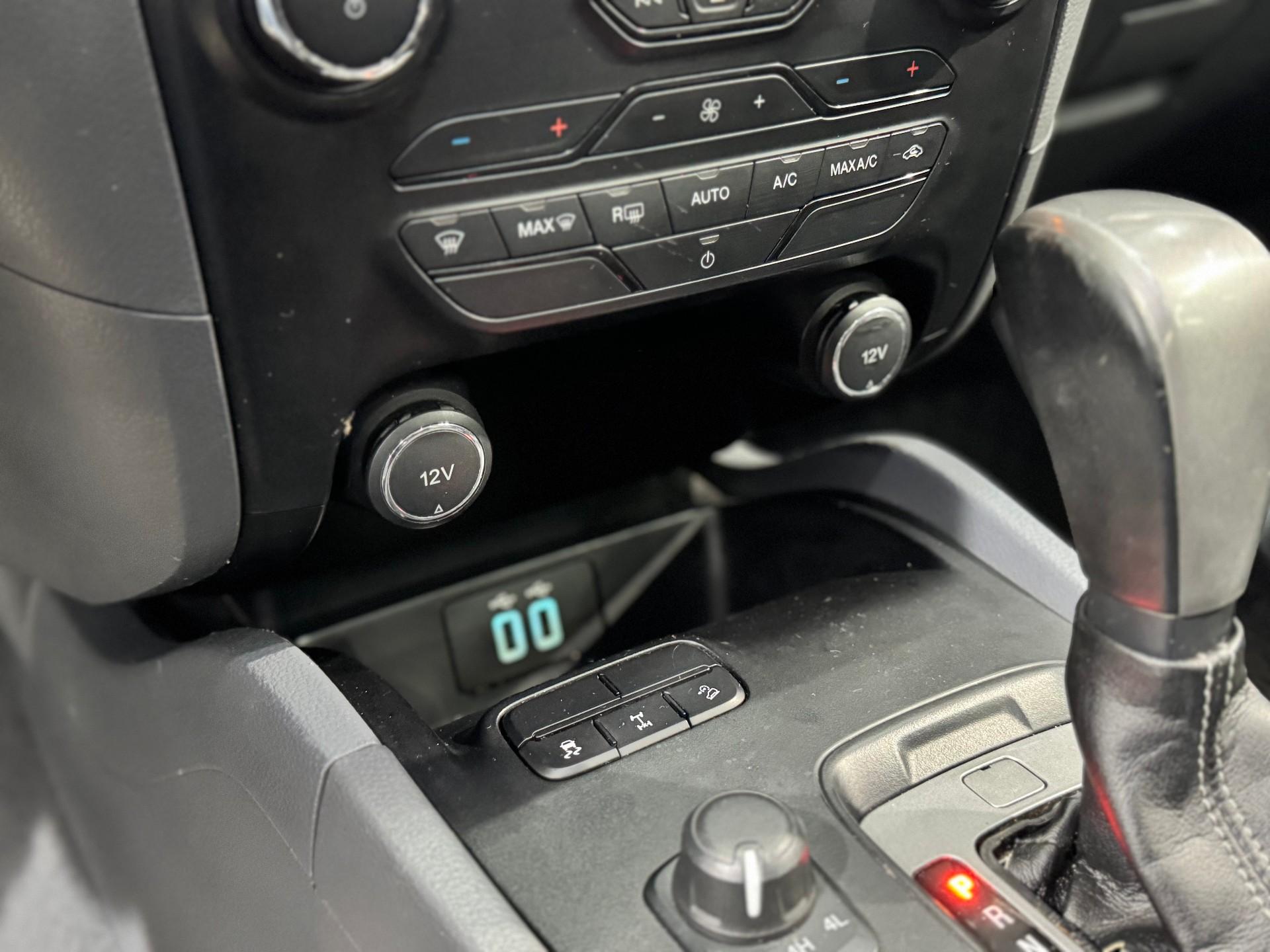 Foto numero 18 do veiculo Ford Ranger XLT 3.2 20V 4x4 CD Diesel Aut.  - Cinza - 2017/2018