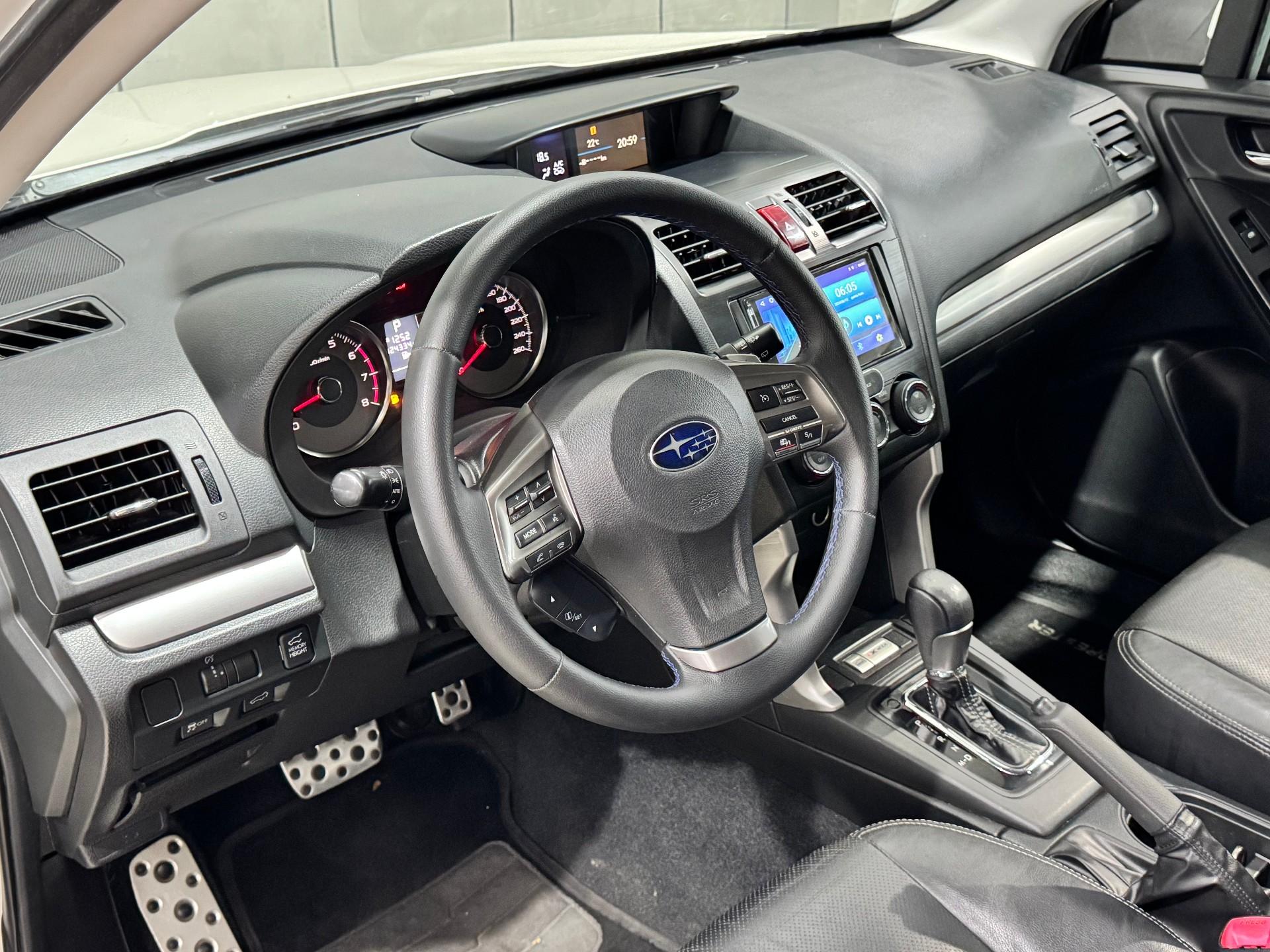 Foto numero 18 do veiculo Subaru Forester XT 2.0 16V 4x4 Turbo Aut.  - Branca - 2013/2014