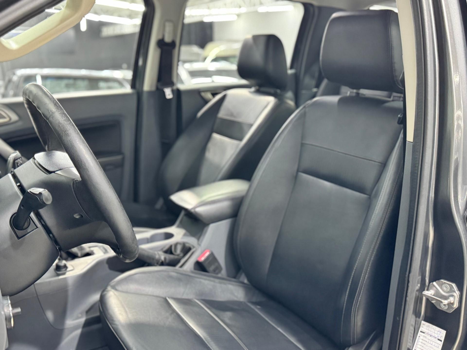 Foto numero 12 do veiculo Ford Ranger XLT 3.2 20V 4x4 CD Diesel Aut.  - Cinza - 2017/2018