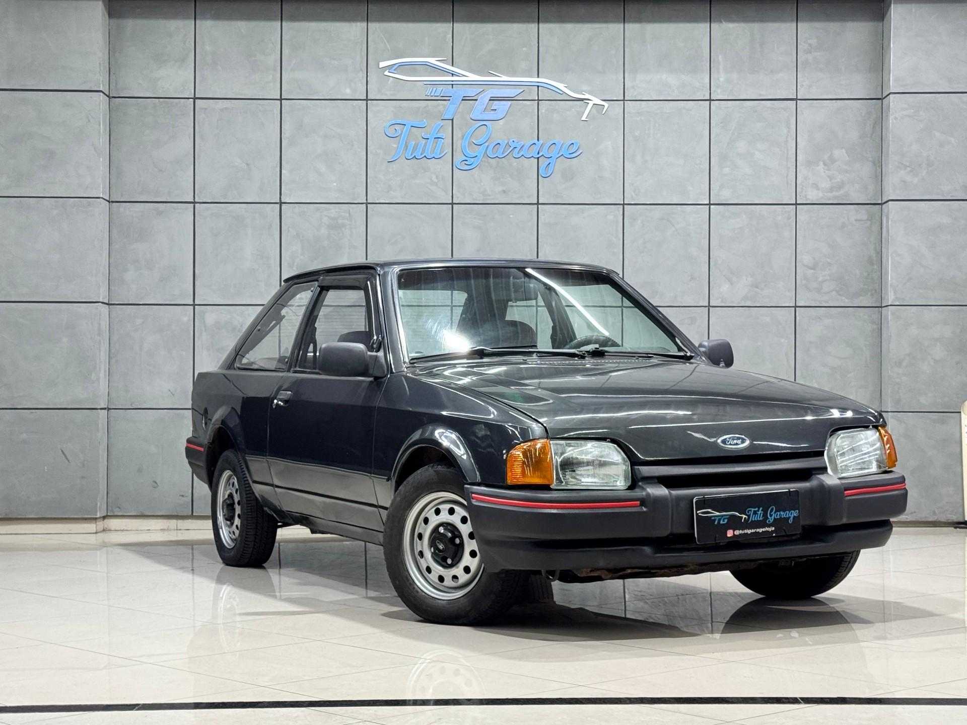 Foto numero 1 do veiculo Ford Escort L/LX 1.6  - Cinza - 1996/1997