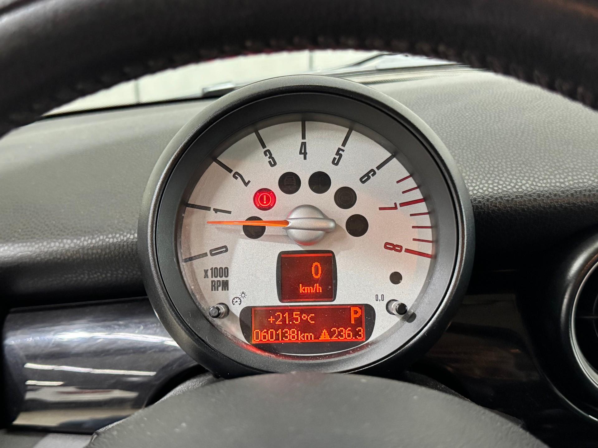 Foto numero 11 do veiculo Mini Cooper 1.6 Aut.  - Vermelha - 2010/2011
