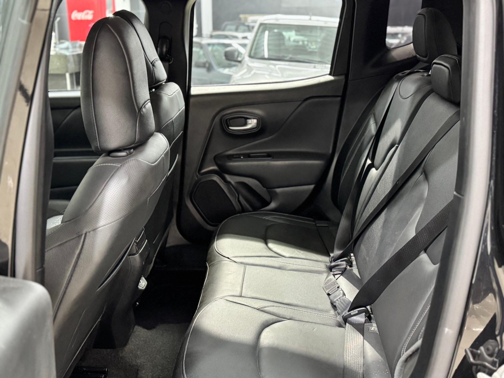 Foto numero 13 do veiculo Jeep Renegade Long. T270 1.3 TB 4x2 Flex Aut.  - Preta - 2024/2025