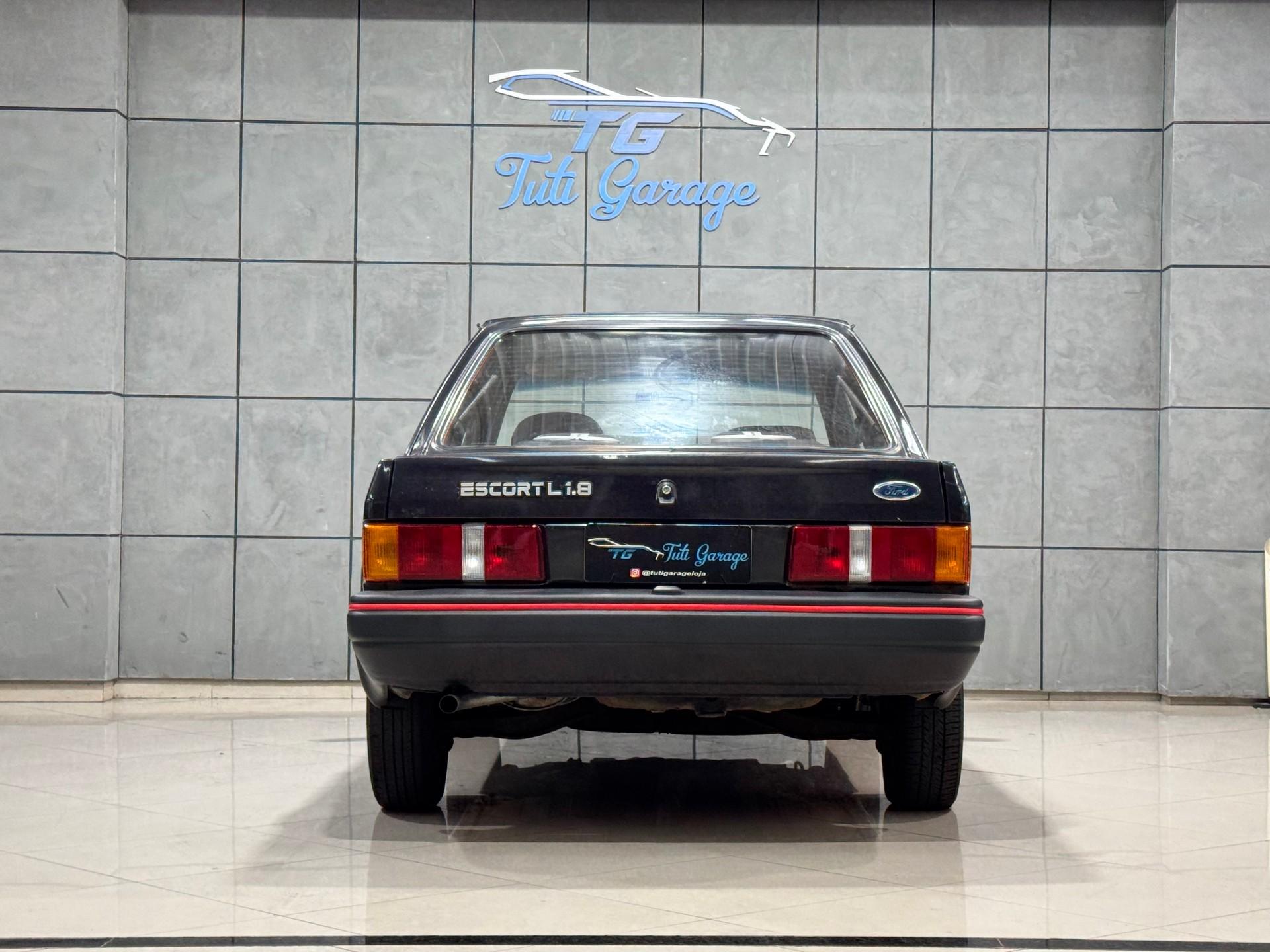 Foto numero 15 do veiculo Ford Escort L/LX 1.6  - Cinza - 1996/1997