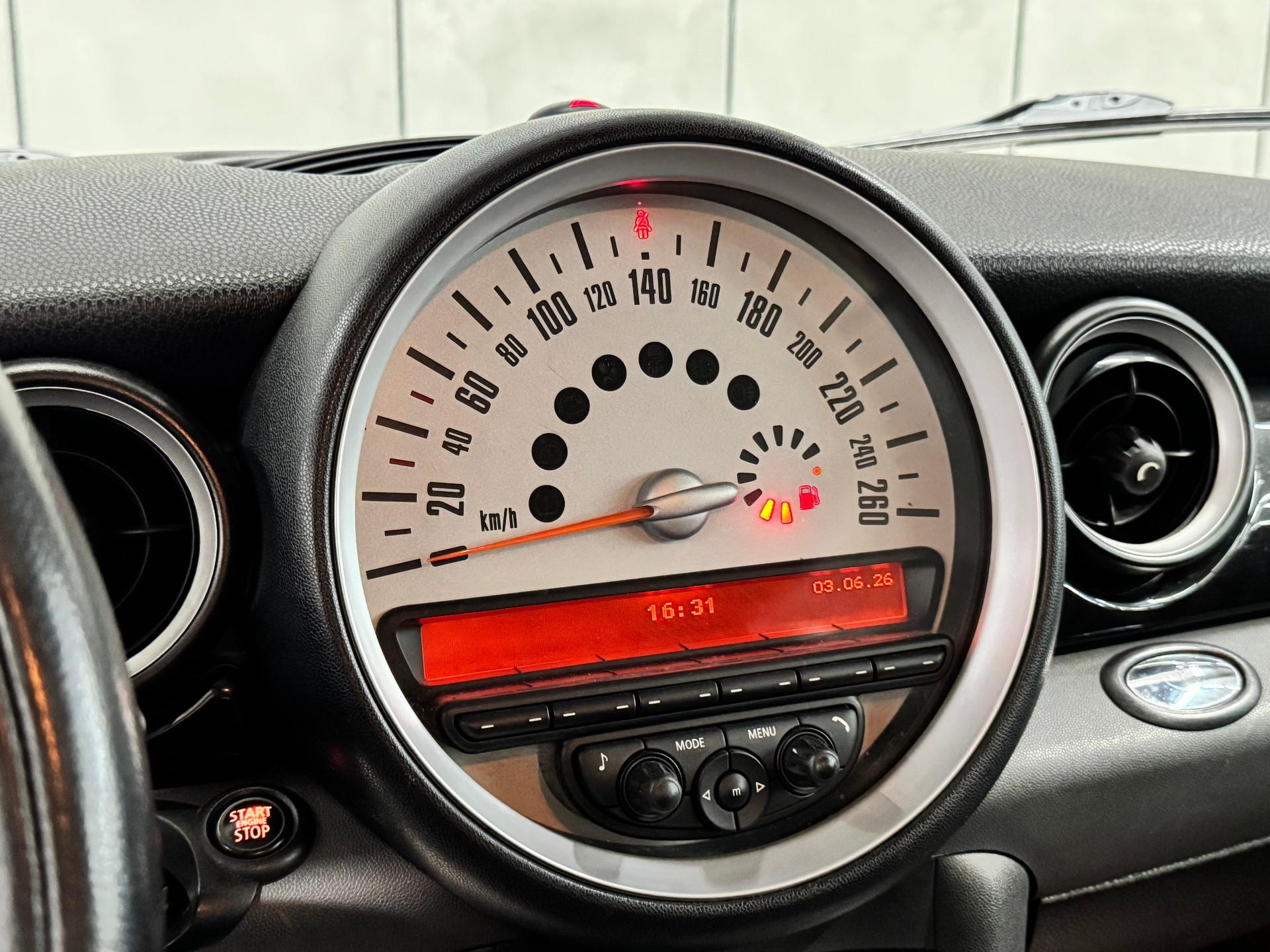 Foto numero 13 do veiculo Mini Cooper 1.6 Aut.  - Vermelha - 2010/2011